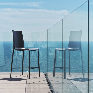 Taburete Eva Outdoor de Bontempi. Taburetes y sillas de exterior de diseño.