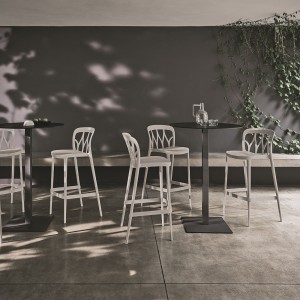 Taburete Galaxy de Bontempi. Taburetes para interiores y exteriores de diseño italiano.