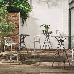Taburete Galaxy de Bontempi. Taburetes para interiores y exteriores de diseño italiano.