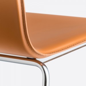 Silla Inga 5663/5669 de Pedrali. Sillas de diseño. Sillas tapizadas de comedor.