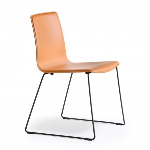 Silla Inga 5663/5669 de Pedrali. Sillas de diseño. Sillas tapizadas de comedor.