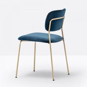 Silla Jazz 3719 de Pedrali. Sillas de diseño. Sillas tapizadas contract.