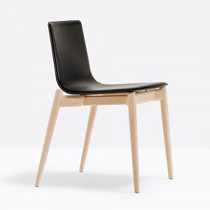Silla Malmo 392 de Pedrali. Sillas de diseño. Sillas tapizadas en cuero.