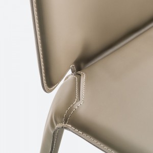 Silla Mood 720 de Pedrali. Sillas de diseño. Sillas tapizadas contract.