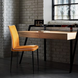 Escritorio Zac de Bontempi. Moderno escritorio con cajones de diseño italiano.