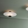 Lámpara techo flat de Vibia. Diseño moderno para iluminación interior.