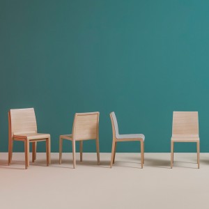 Silla Young 423/424 de Pedrali. Sillas de diseño. Sillas modernas tapizadas.