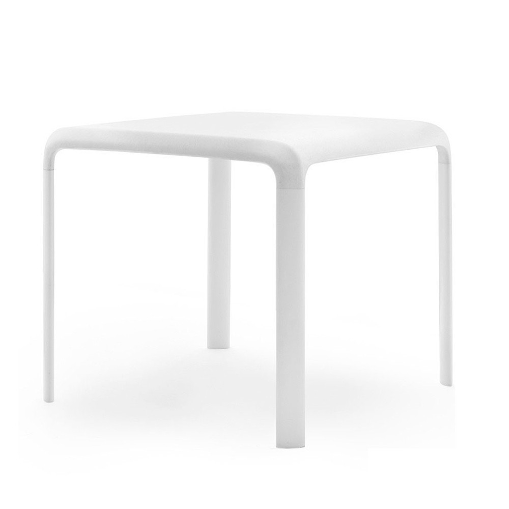 Mesa Snow de Pedrali. Mesas de diseño moderno de jardín. Mesas de exterior.