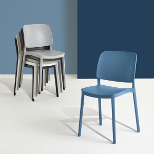 Silla Keai de Ingenia. Silla de exterior apilable. Sillas de polipropileno.