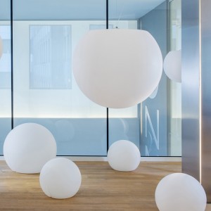 Lámpara suspensión Happy Apple de Pedrali. Lámparas de diseño. Luminarias LED.