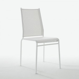 Silla Liú Outdoor de Ingenia. Sillas apilables modernas. Sillas de jardin.