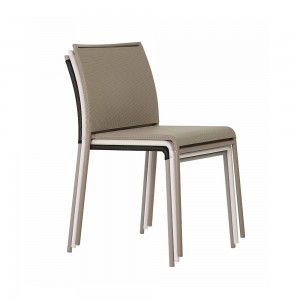 Silla Lola Outdoor de Ingenia. Sillas apilables de diseño. Sillas de jardin.
