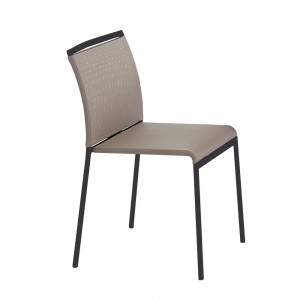 Silla Lola Outdoor de Ingenia. Sillas apilables de diseño. Sillas de jardin.