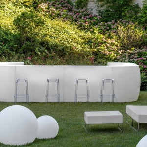 Esquinero bar Igloo de Pedrali. Muebles de exterior. Barras bar modernas.