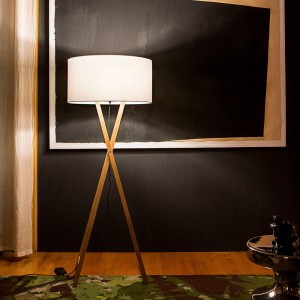 Lámpara pie Cala de Marset. Tienda online de lamparas de diseño moderno.