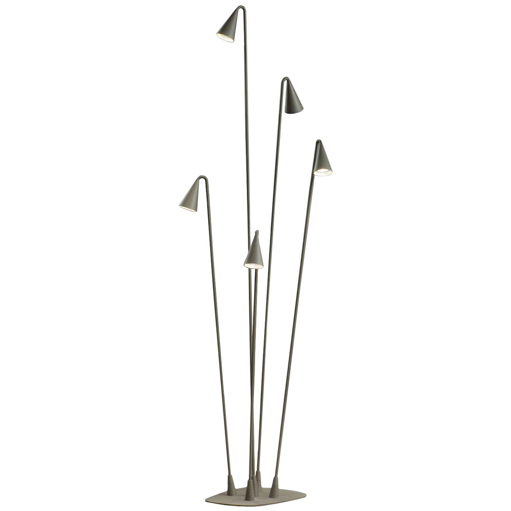 Lámpara de pie empotrada Brisa Vibia. Diseño de iluminaciòn para exteriores.