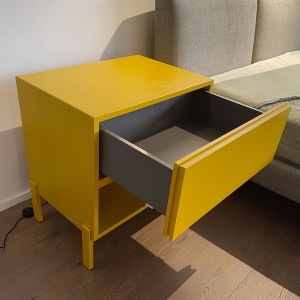 Mesita cajones L11 de Vive color amarillo de oferta. Muebles modernos.