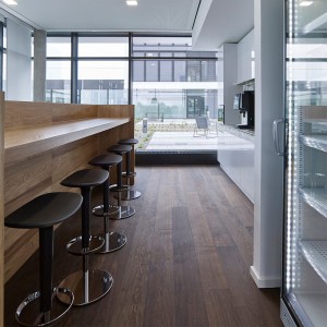 Taburete Babar de Arper. Mobiliario para contract. Taburetes moderno de diseño.