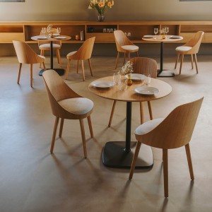 Silla moderna Kaiak 4L Enea. Diseño moderno ideal para ambientes interiores.