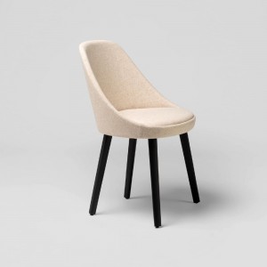 Silla moderna Kaiak 4L Enea. Diseño moderno tapizado ideal para salones.