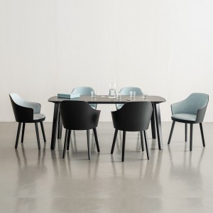 Sillón moderno Kaiak 4L Enea. Diseño en madera tapizada para interior.