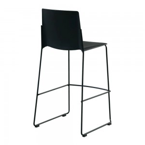 Taburete moderno Ema de Enea. Taburete de diseño en variedad de colores.