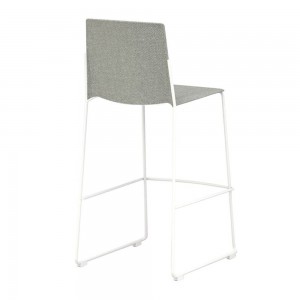 Taburete moderno de diseño Ema de Enea. Taburete tapizado en tela.