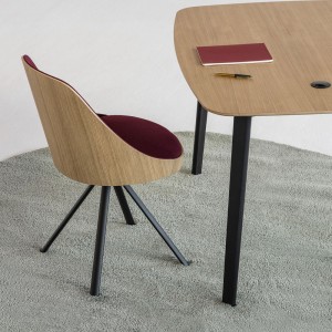 Silla moderna Kaiak Spin Enea. Diseño moderno en acero lacado tapizada.