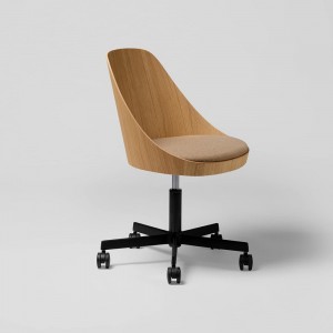 Silla moderna Kaiak 5R Enea. Diseño original ideal para ambientes de oficinas.