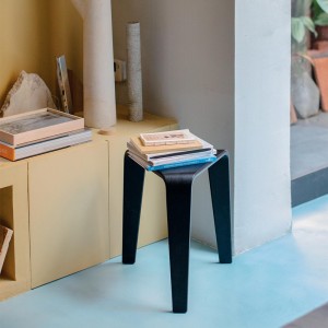 Mesa Auxiliar Ply de Arper. Mesitas de interior ideal para hogar y contract.