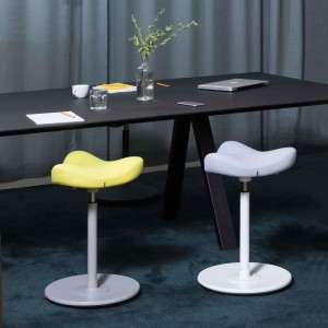 Taburete Move Compact de Variér. Taburetes de diseño ergonómico para niños.
