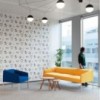 Sillón Saari ancho metal Arper. Amplio diseño moderno de mueble para salón.