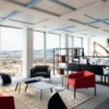 Sillón Saari ancho metal Arper. Amplio diseño moderno de mueble para salón.