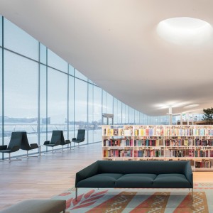 Sofá Saari metal Arper. Muebles modernos tapizados para salón.