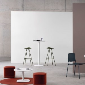 Mesa Alta elegante Iron de Enea. Diseño para cualquier ambiente.