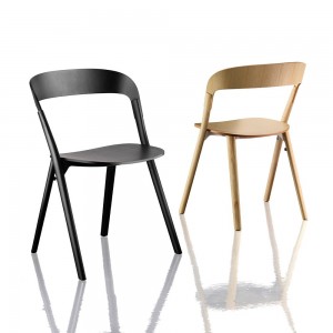 Silla Pila de Magis. Silla apilable de madera. Silla para comedor.