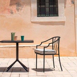 Butaca Como para espacios exteriores de Emu. Butacas de diseño.