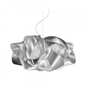 Lámpara suspendida Fabula de Slamp. Diseño moderno de iluminación.