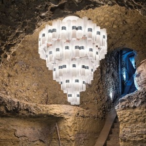 Lámpara suspendida La Lollona Slamp. Diseño de lujo en gran tamaño.