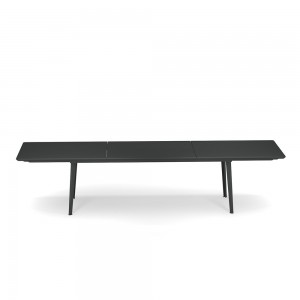 Mesa Extensible Plus4 ideal para espacios exteriores diseño de Emu.