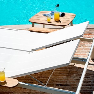 Mesa baja Shine para espacios exteriores de Emu.