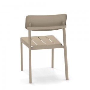 Silla Shine para ambientes exteriores de Emu.