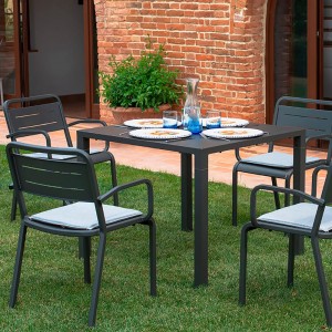 Mesa cuadrada Urban de diseño moderno de Emu.