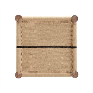 Taburete roots de GAN 100% hecha a mano con yute y con un diseño moderno de alta calidad.