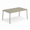 Mesa rectangular de diseño moderno para espacios exteriores de Emu.