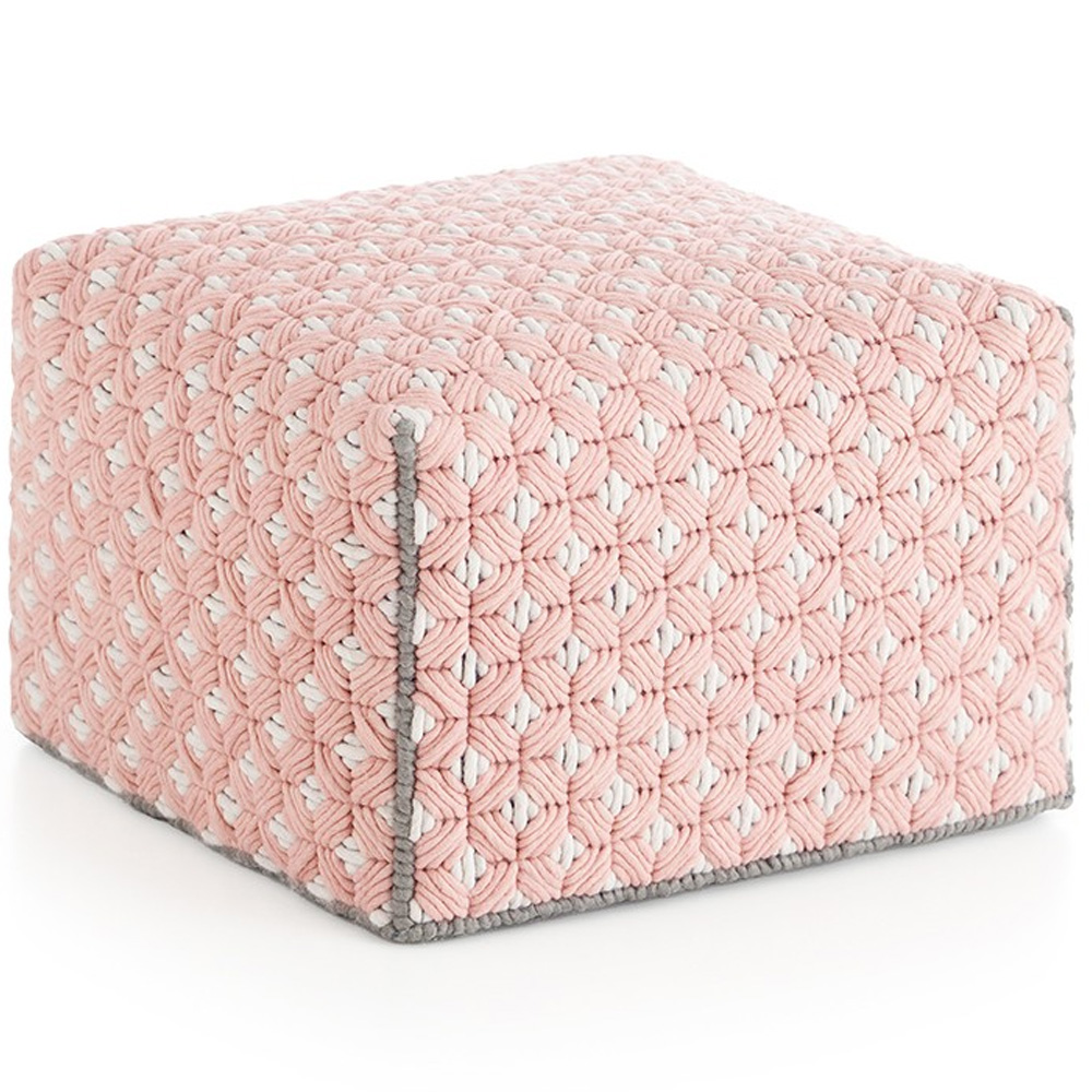 Puf Small Silai Rose de GAN.  Alfombras y pufs de diseño moderno.