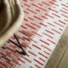 Alfombra diseño Backstitch Busy Brick de GAN. Alfombra de lana de diseño.