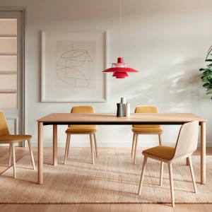 Mesa Laga rectangular para comedor de Treku.