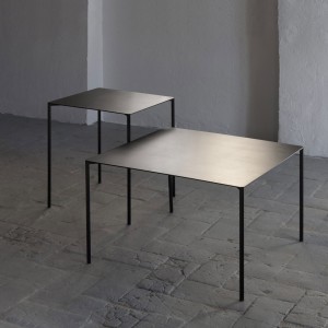 Mesa auxiliar Trazo exclusiva y versátil para interiores de Kendo.