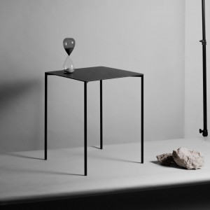 Mesa auxiliar Trazo exclusiva y versátil para interiores de Kendo.